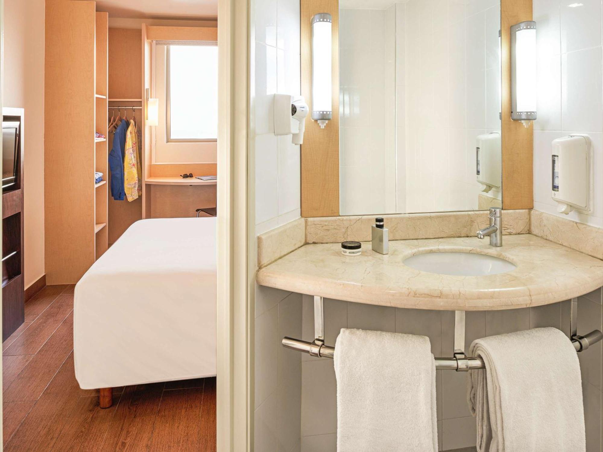 Ibis Cancun Centro Экстерьер фото