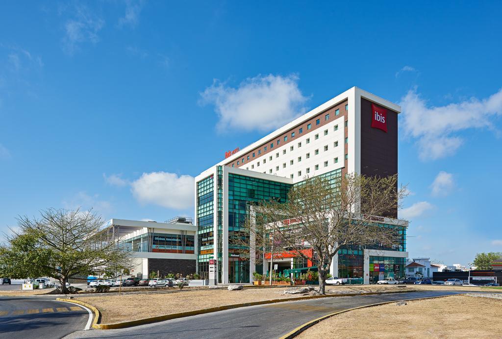 Ibis Cancun Centro Экстерьер фото