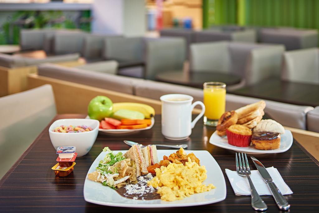 Ibis Cancun Centro Экстерьер фото