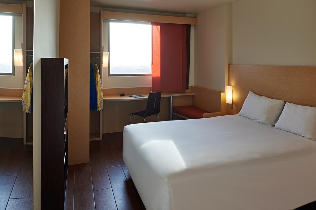 Ibis Cancun Centro Экстерьер фото