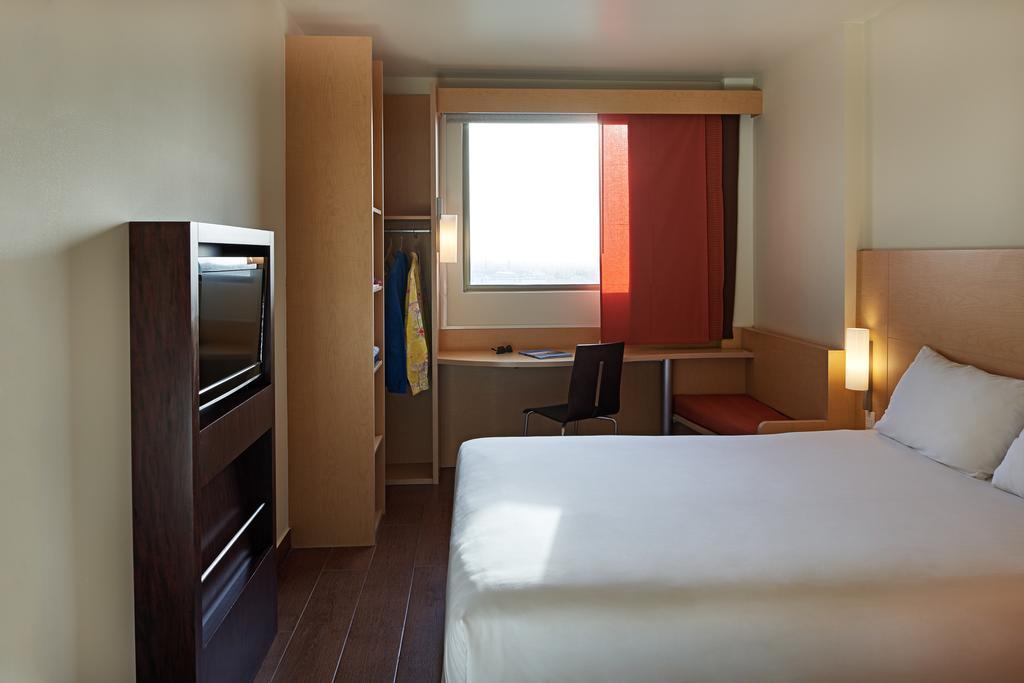 Ibis Cancun Centro Экстерьер фото
