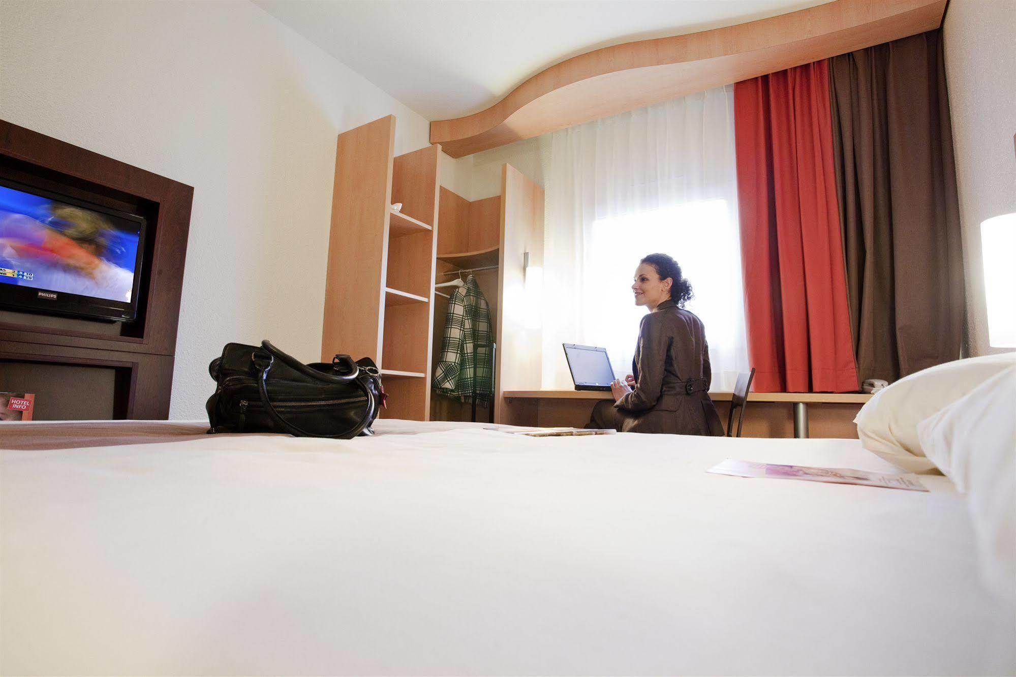 Ibis Cancun Centro Экстерьер фото